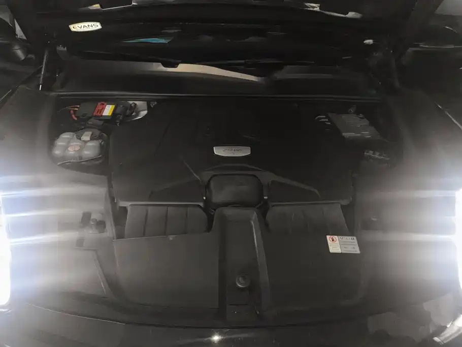 Porsche Cayenne — миниатюра 10