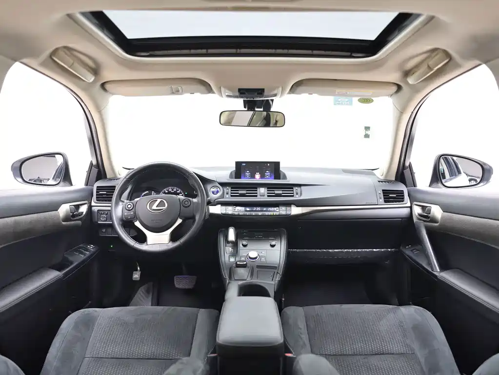 Lexus CT — миниатюра 13