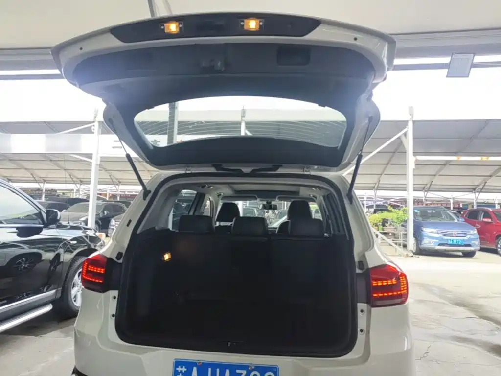 Volkswagen Tiguan — миниатюра 19