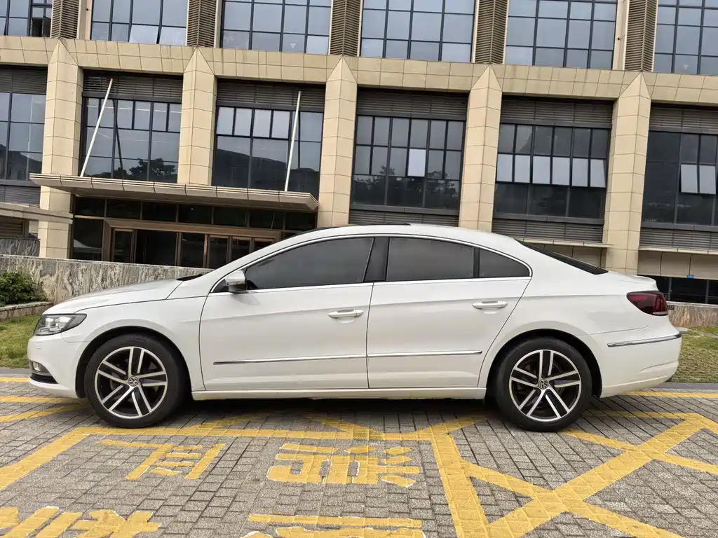 Volkswagen FAW - Passat CC CC 2016 1.8TSI Luxury