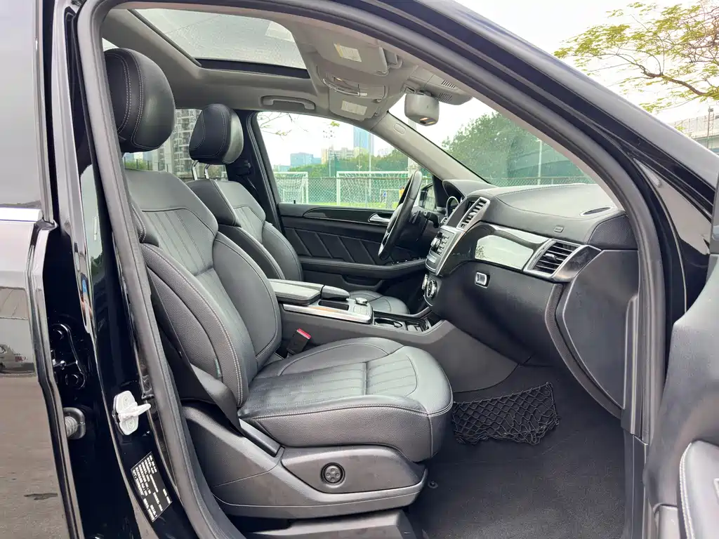 Mercedes-Benz GL-Class — миниатюра 10
