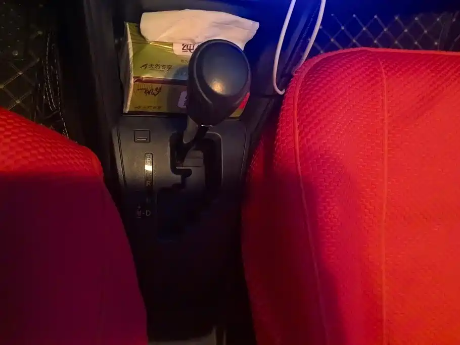 Toyota Yaris L — миниатюра 16