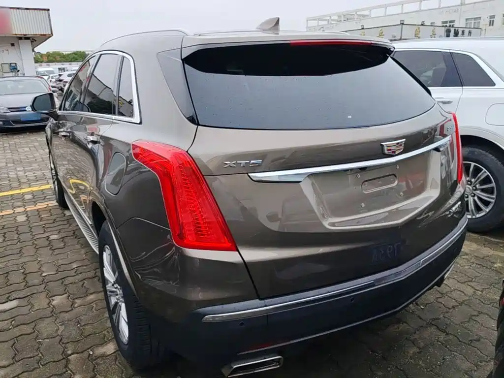 Cadillac XT5 — миниатюра 5