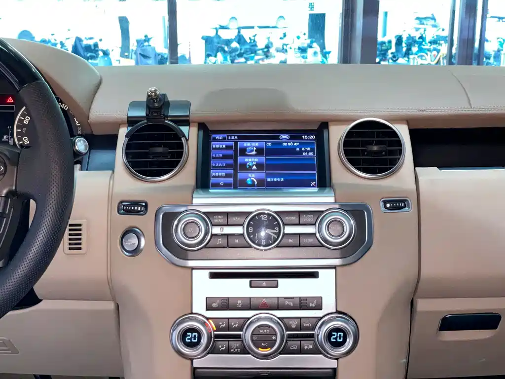 Land Rover Discovery — миниатюра 10
