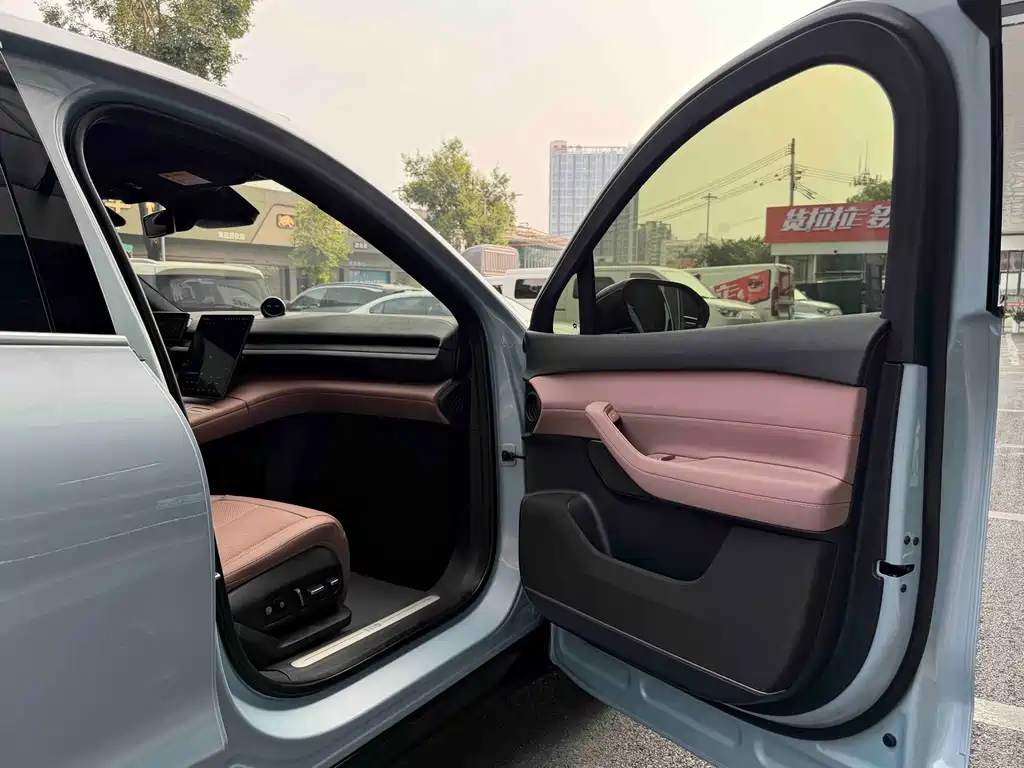 NIO EC6 — миниатюра 22
