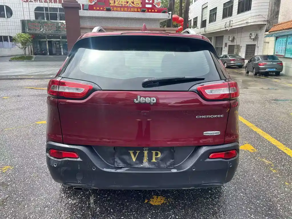 Jeep Cherokee — миниатюра 6