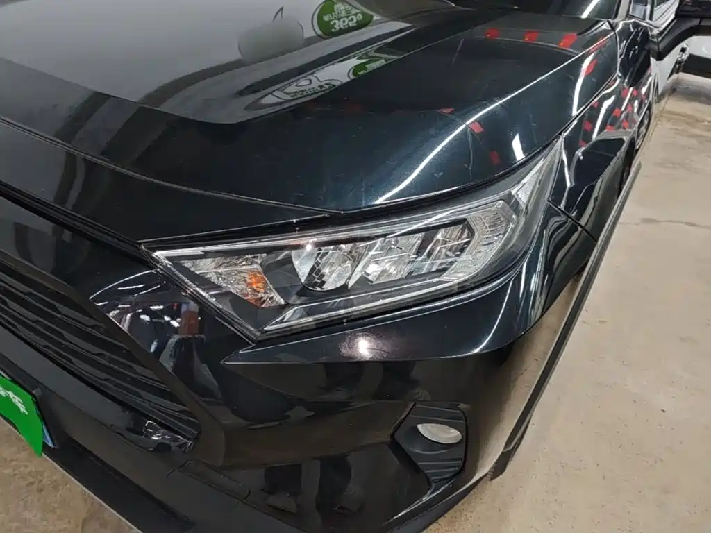 Toyota RAV4 — миниатюра 24