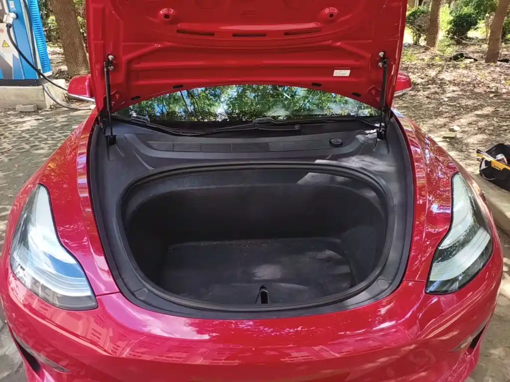 Tesla Model 3 — миниатюра 20