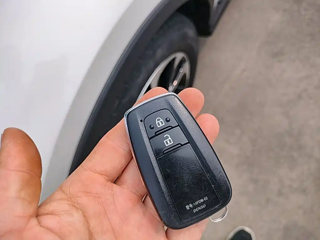 Toyota IZOA — миниатюра 9