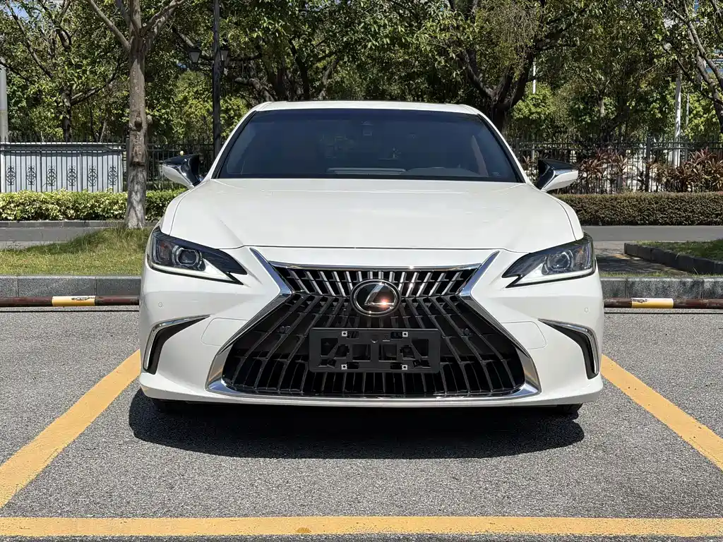 Lexus ES — миниатюра 2