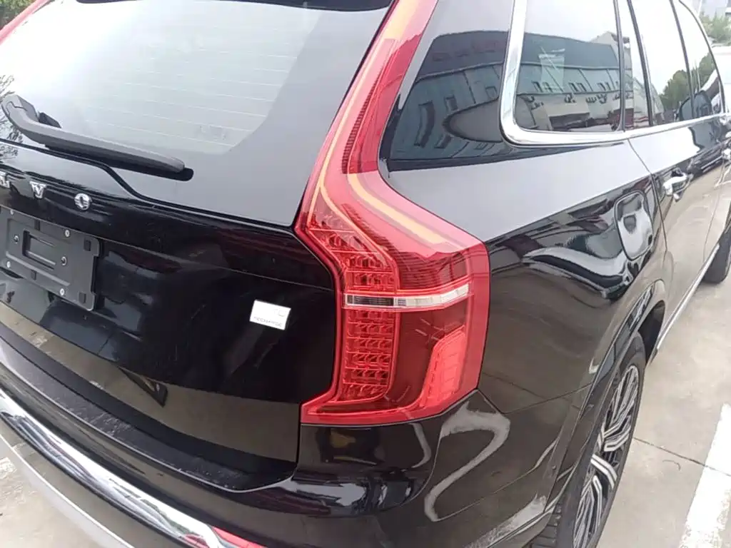 Volvo XC90 PHEV — миниатюра 8