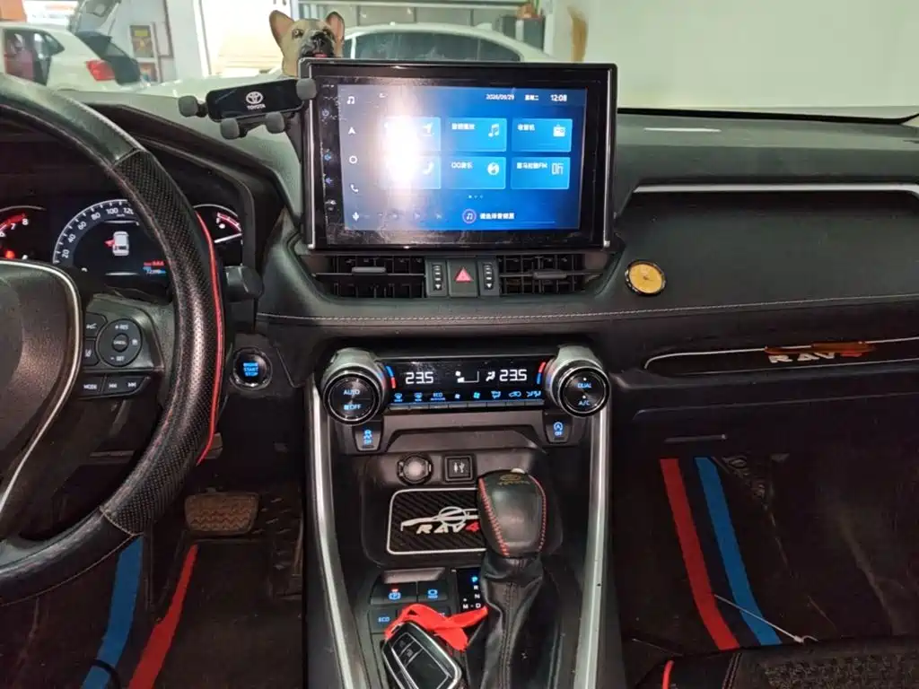 Toyota RAV4 — миниатюра 13
