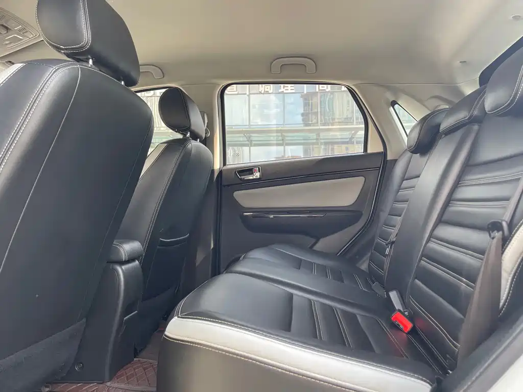 BAIC New Energy EC5 — миниатюра 9
