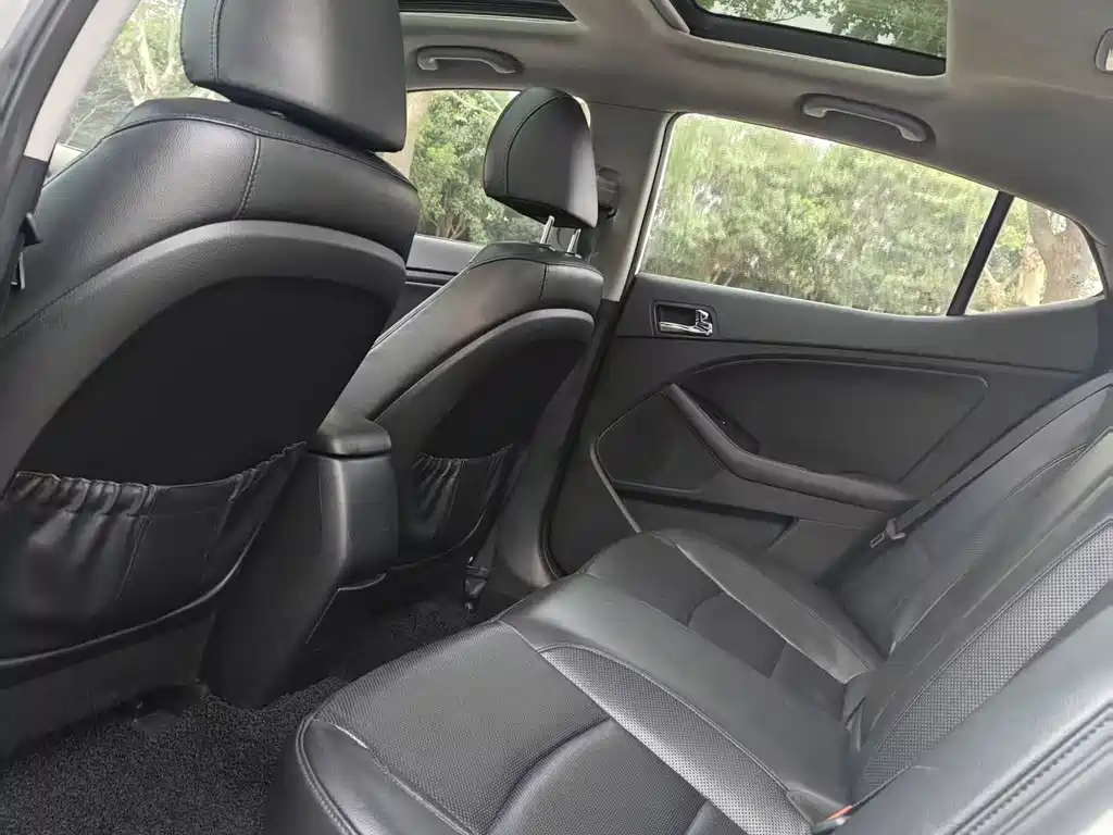 Kia K5 2014 2.0L AT GL