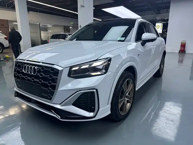 AUDI Q2L 2024