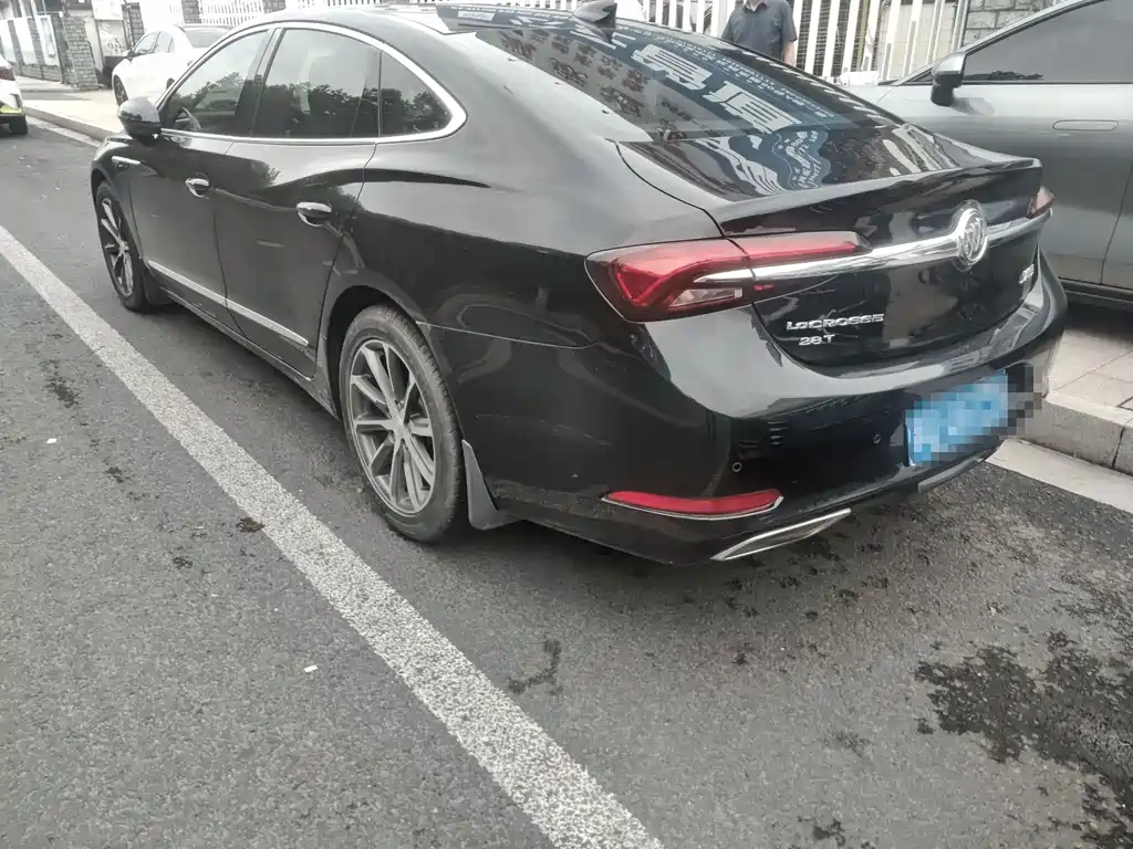 Buick LaCrosse — миниатюра 5