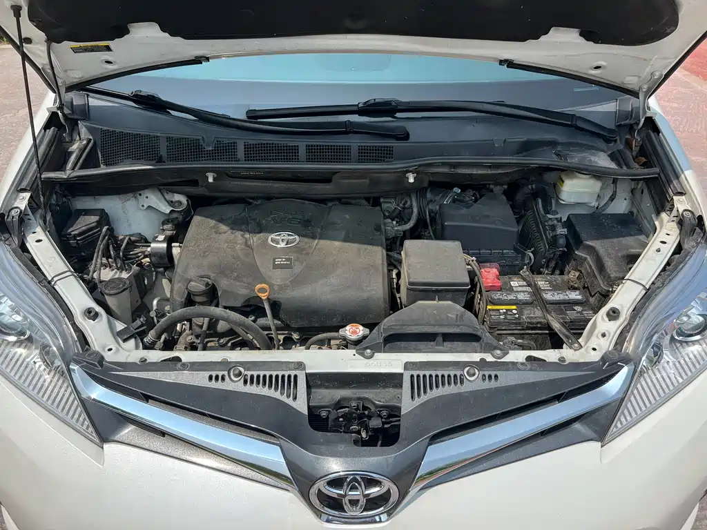 Toyota Sienna — миниатюра 9