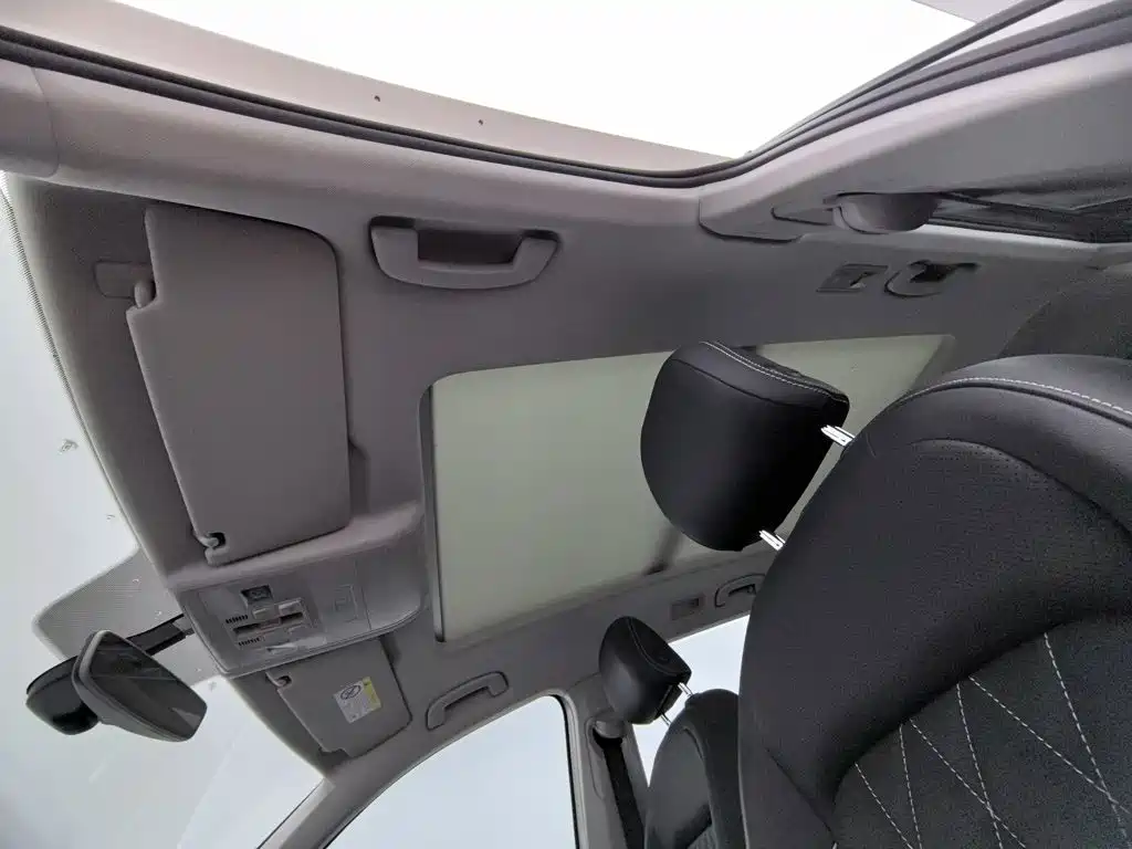 Volkswagen Tiguan L — миниатюра 14