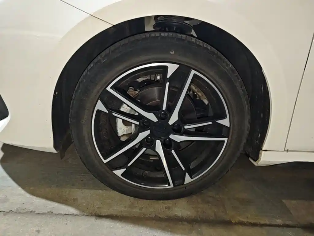 Geely Binrui — миниатюра 23