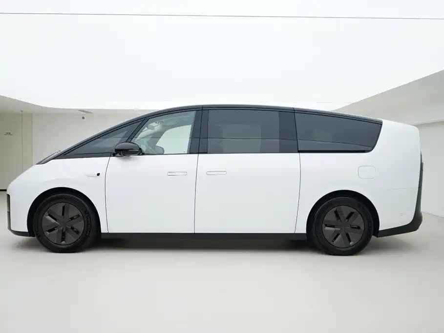 Li Auto Li MEGA — миниатюра 3
