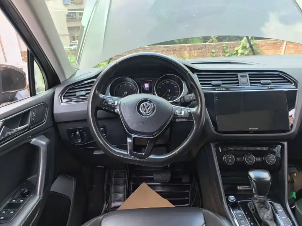 Volkswagen Tiguan L — миниатюра 11