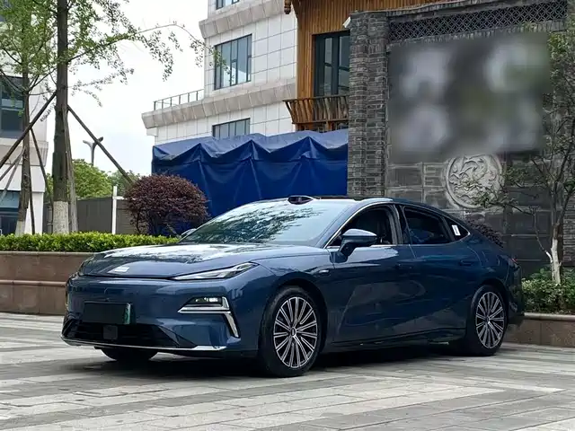 2025 Geely Galaxy Xingyao 8