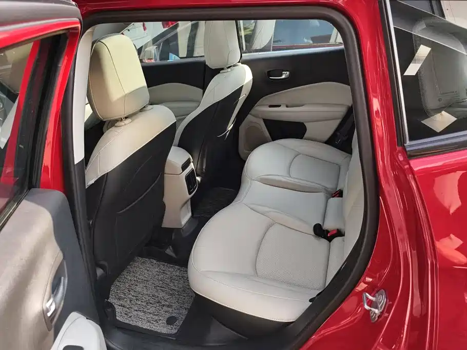Jeep Compass — миниатюра 11