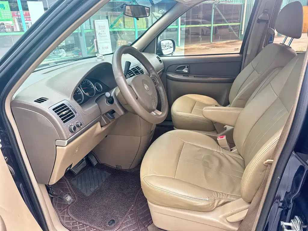 Buick GL8 — миниатюра 3
