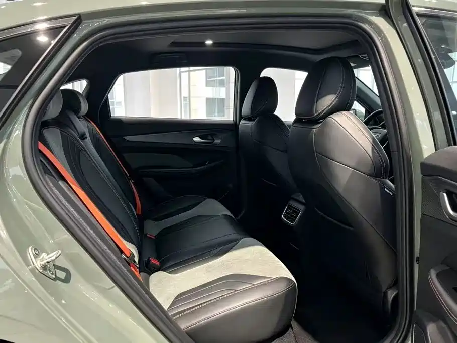 Geely Emgrand — миниатюра 6
