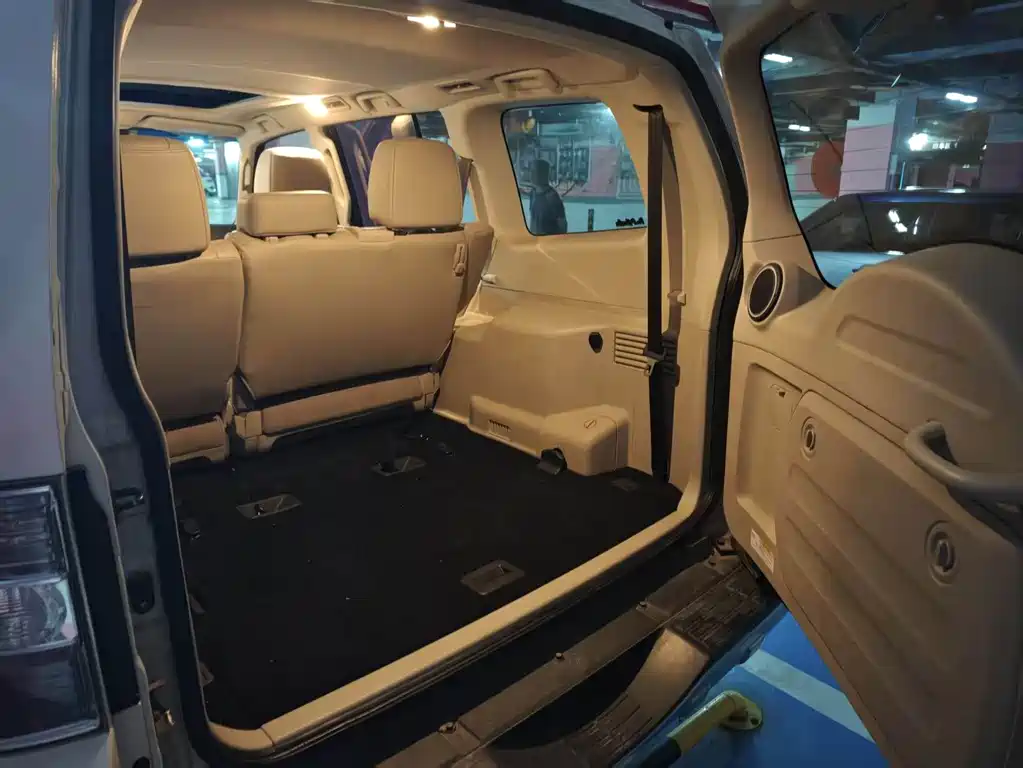 Mitsubishi Pajero (Import) — миниатюра 8