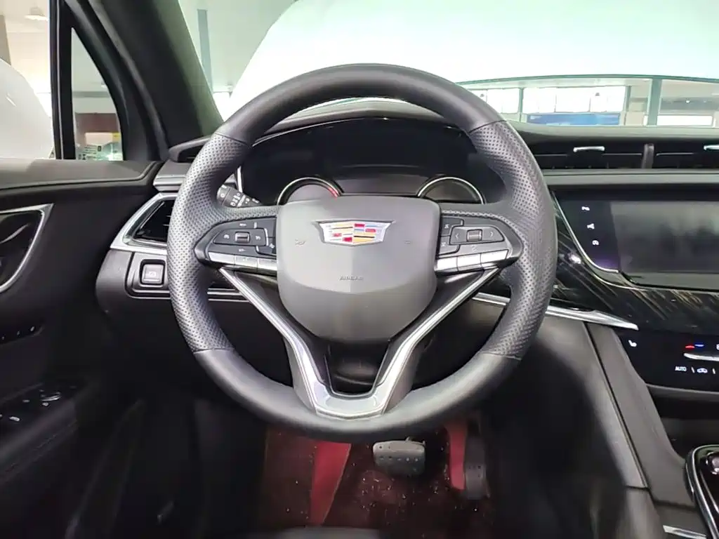 Cadillac XT6 — миниатюра 11