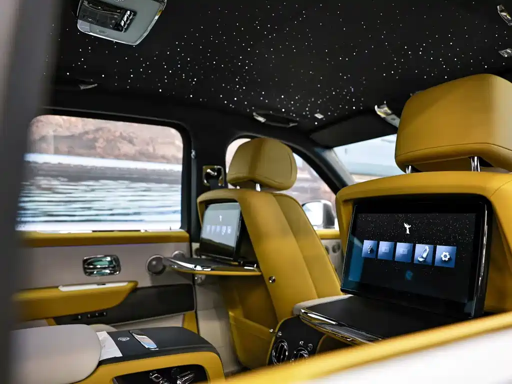 Rolls-Royce Cullinan 2025 мест