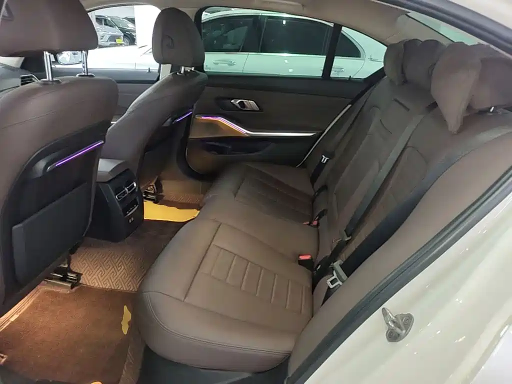 BMW 3 Series — миниатюра 17