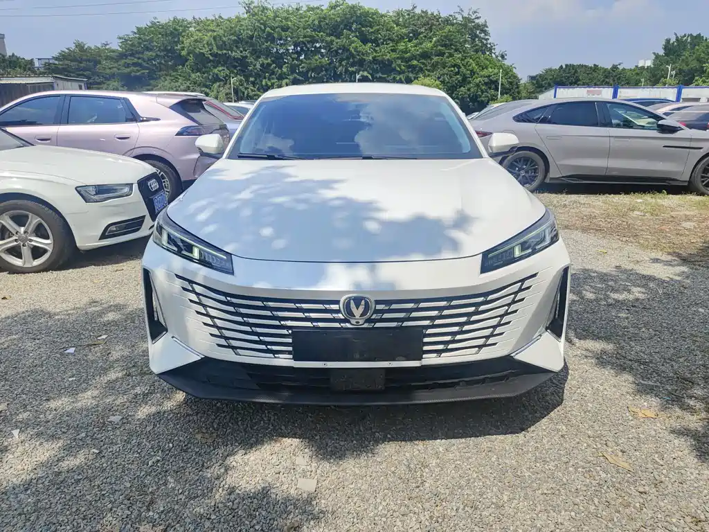 Changan Eado — миниатюра 2