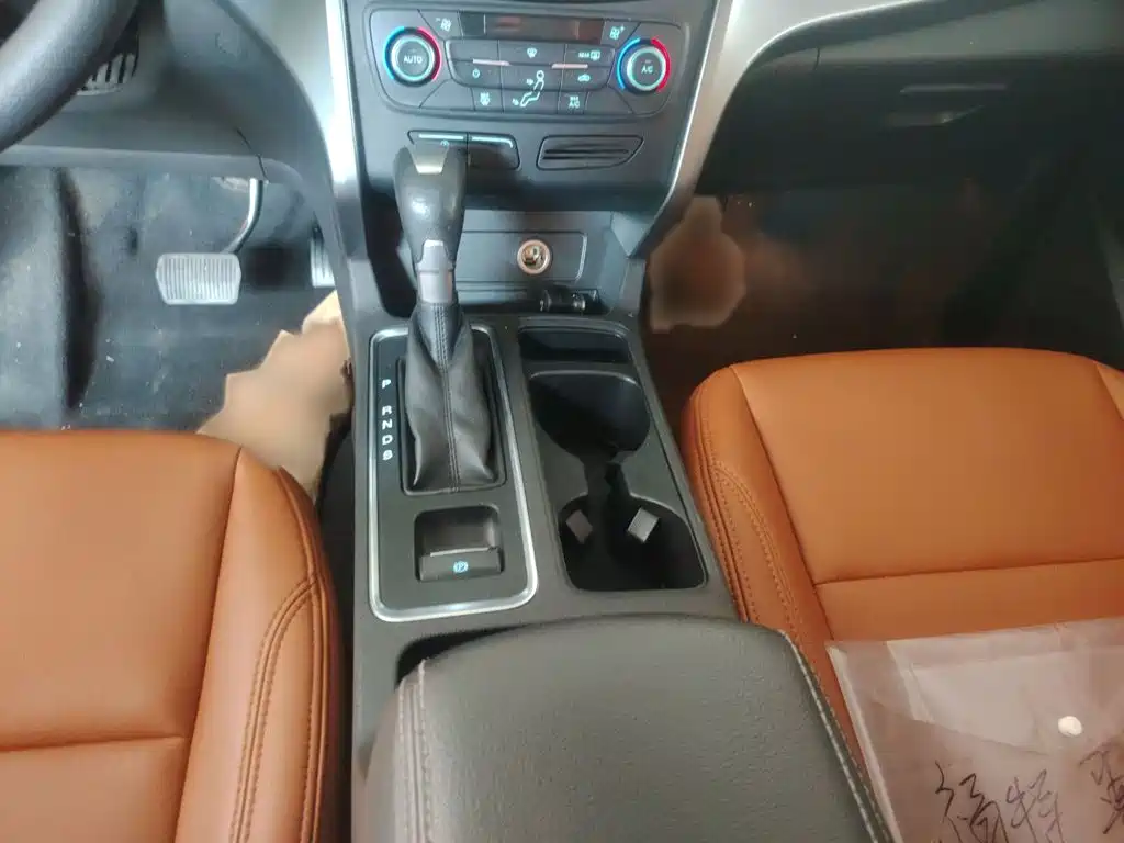 Ford Kuga — миниатюра 17