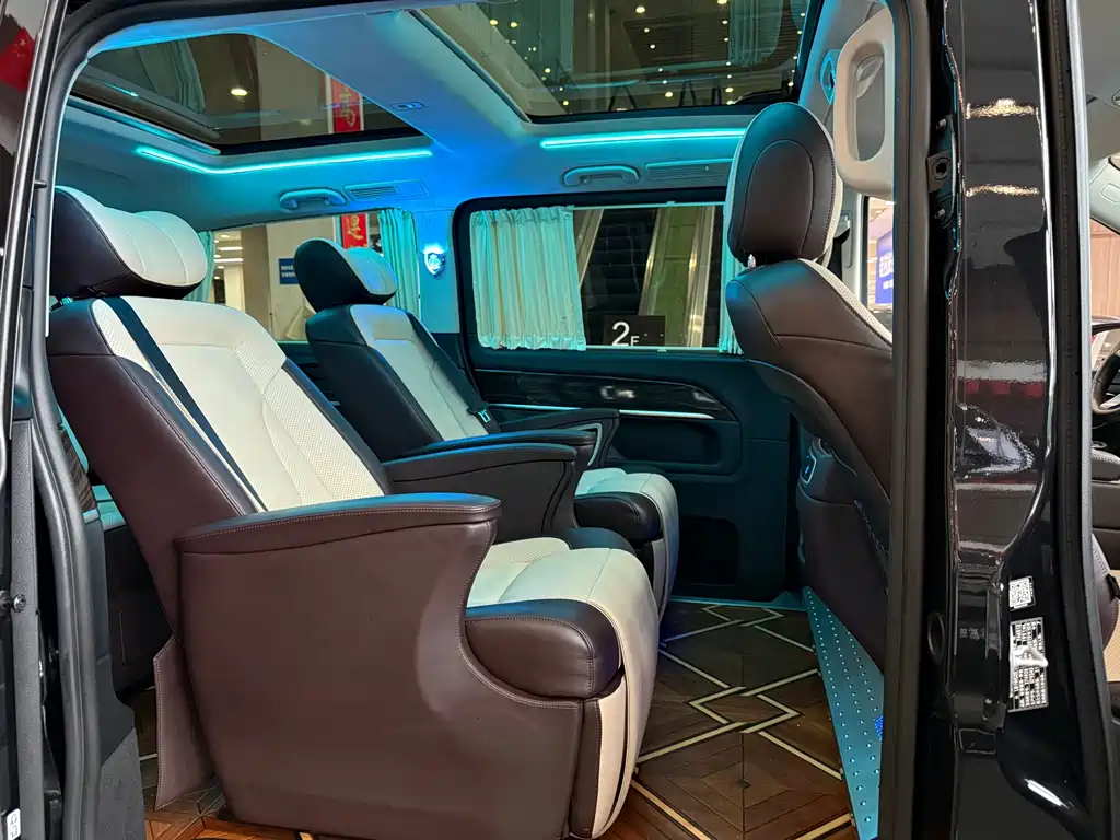 Mercedes-Benz V-Class — миниатюра 7