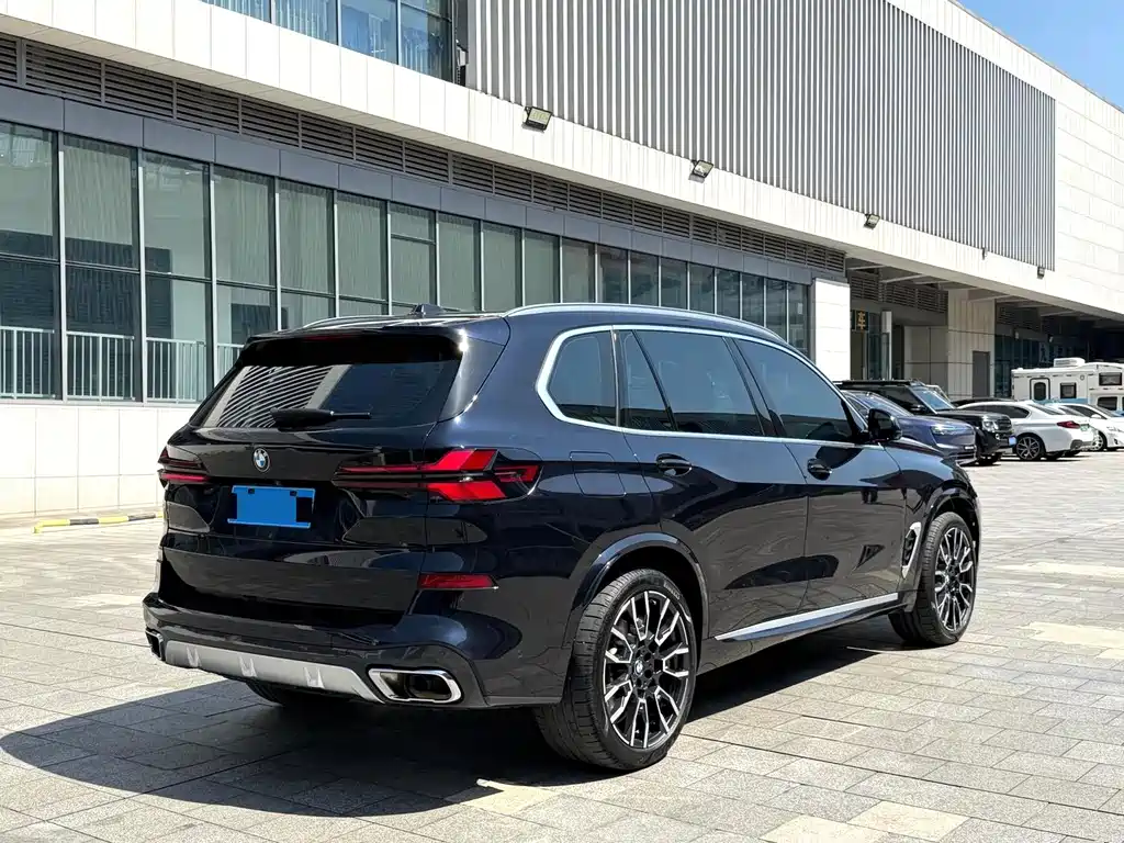 BMW X5 2023 xDrive 40Li M Sport