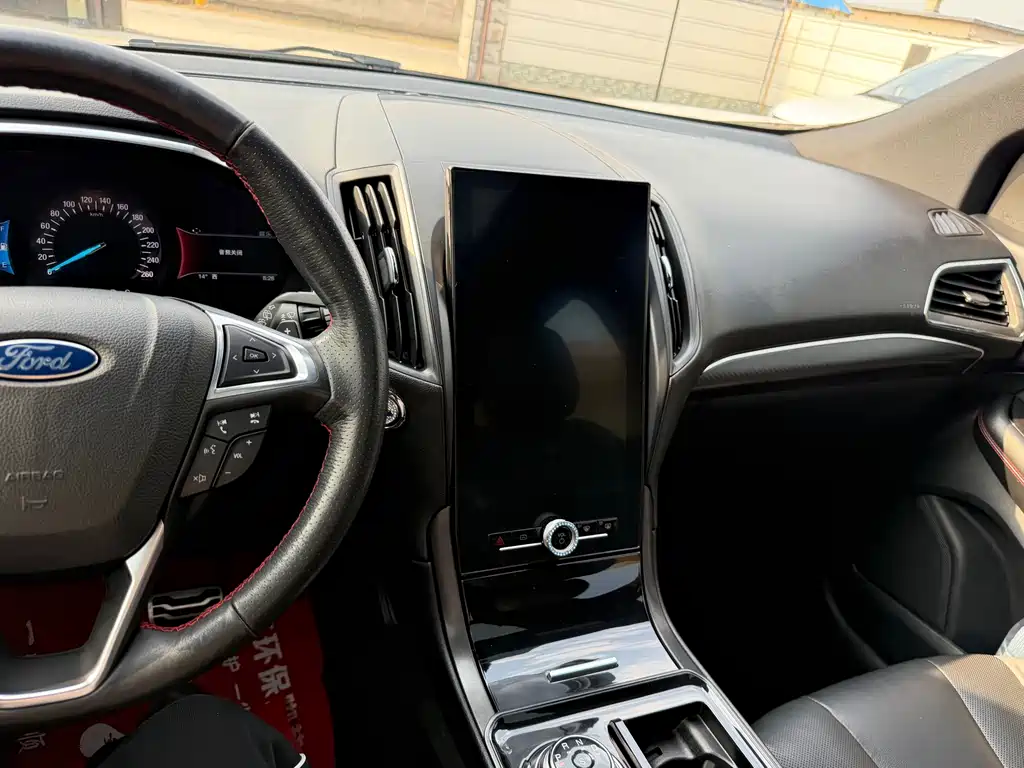 Ford Edge — миниатюра 8