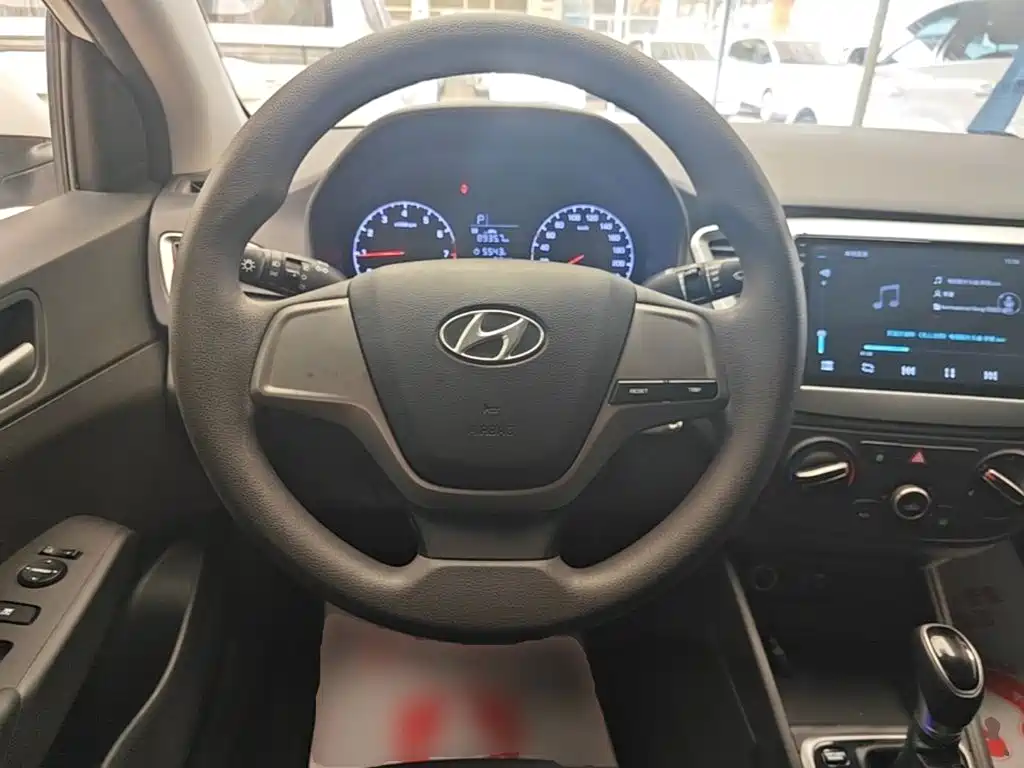 Hyundai Verna — миниатюра 11