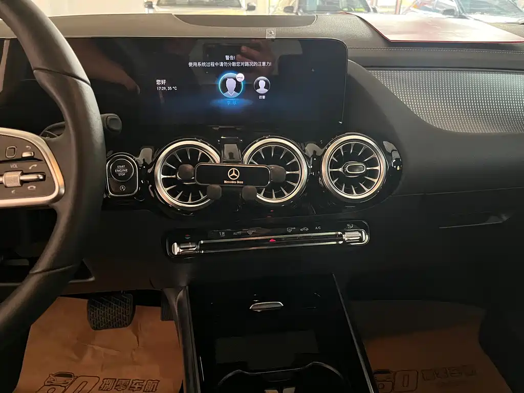 Mercedes-Benz GLA — миниатюра 13