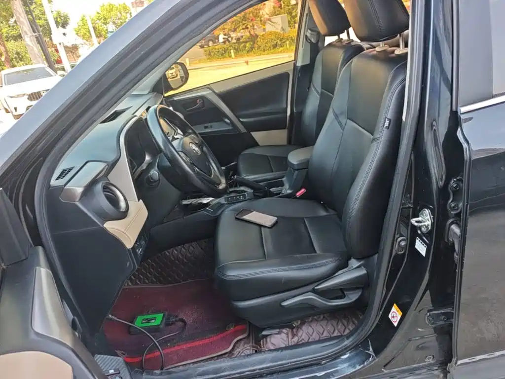 Toyota RAV4 — миниатюра 15