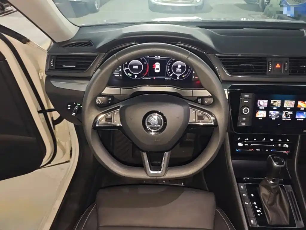 Skoda Superb — миниатюра 11