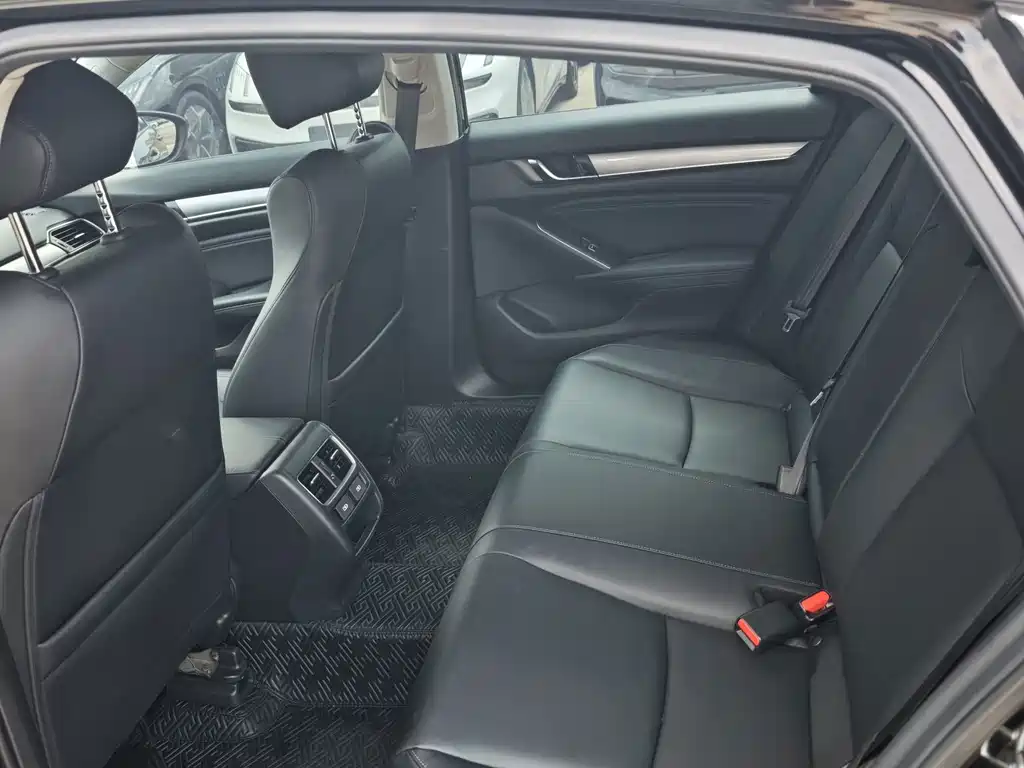 Honda Accord — миниатюра 4