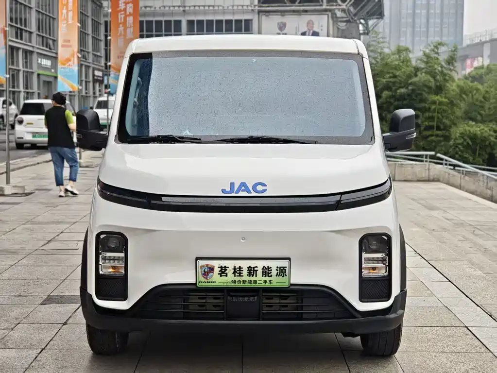 JAC Van Polo — миниатюра 3