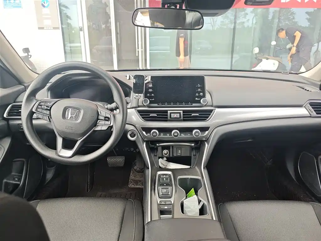 Honda Accord — миниатюра 6