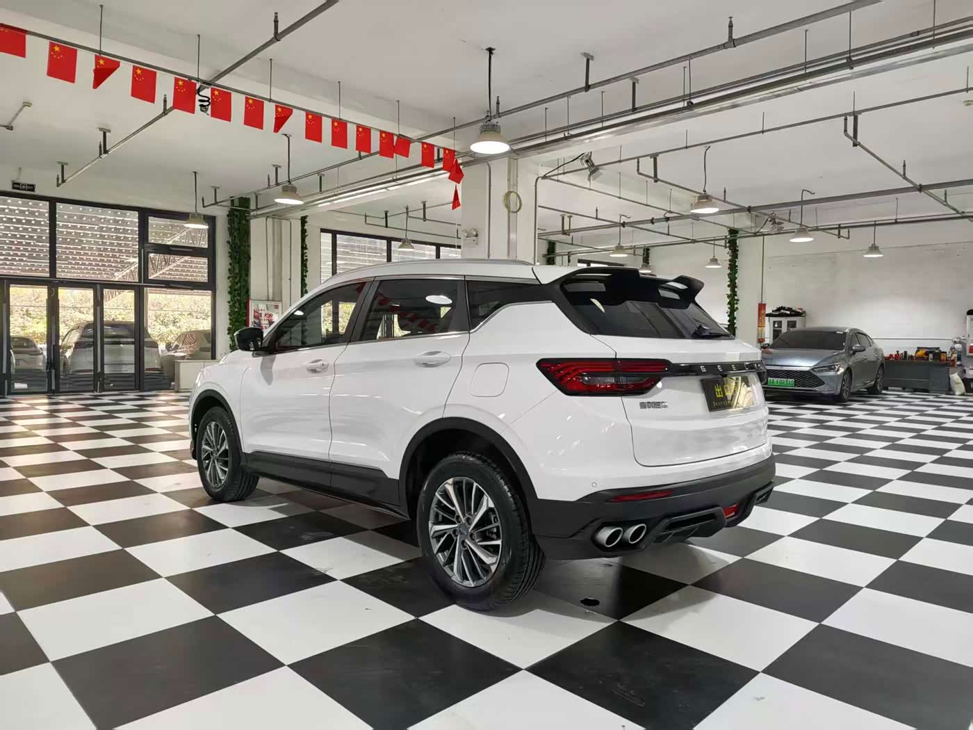Geely Binyue 1.4 л 2022 г. Белый, пробег 9200 км