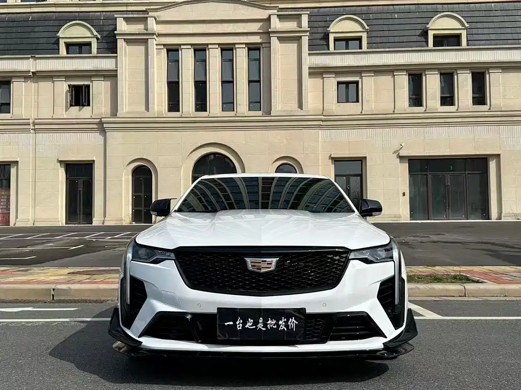 Cadillac CT4 2021