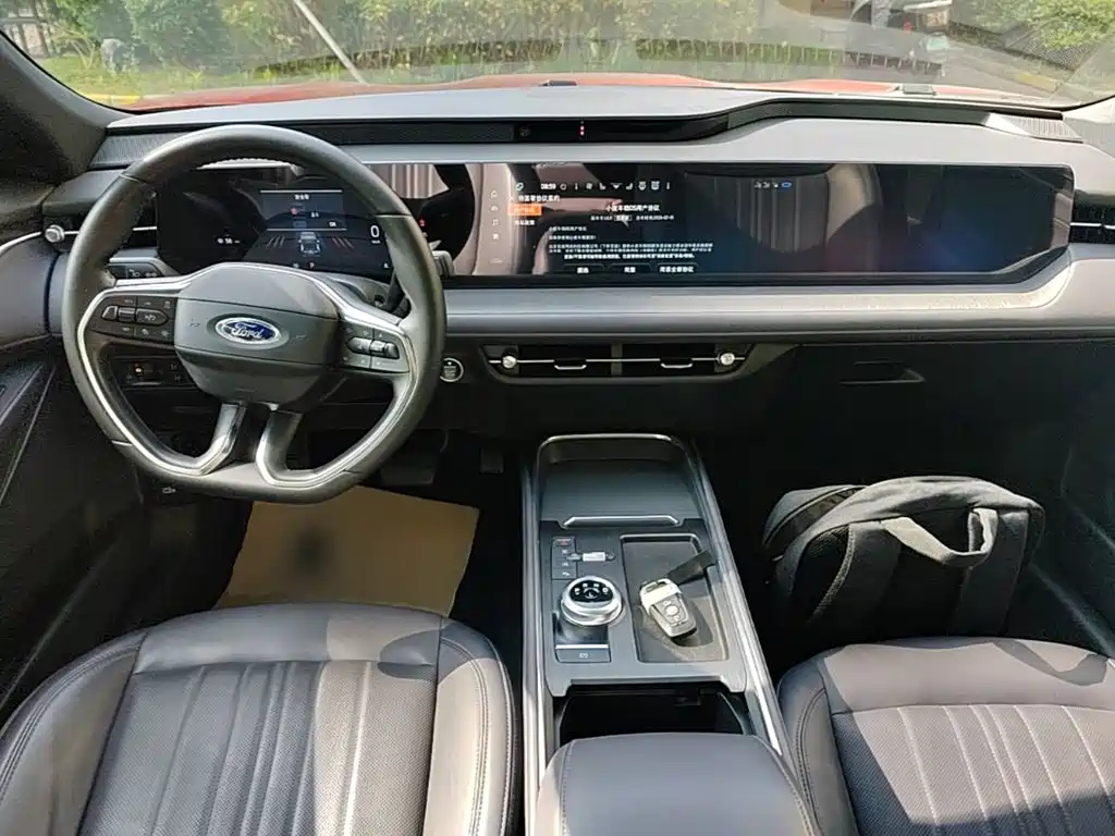 Ford Mondeo 2025 2.0T EcoBoost