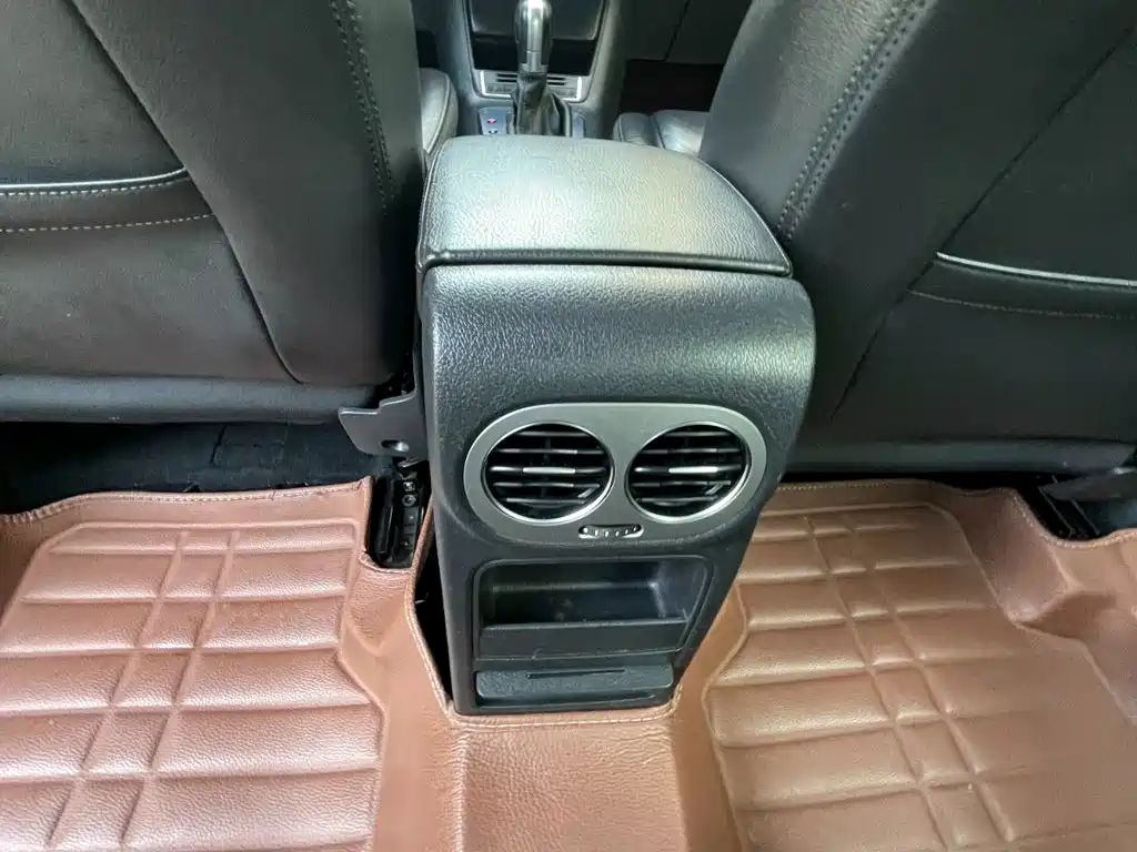 Volkswagen Tiguan — миниатюра 12