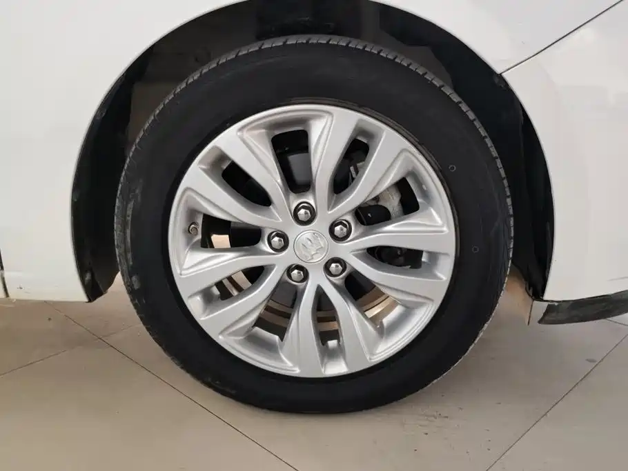 Buick Excelle — миниатюра 6